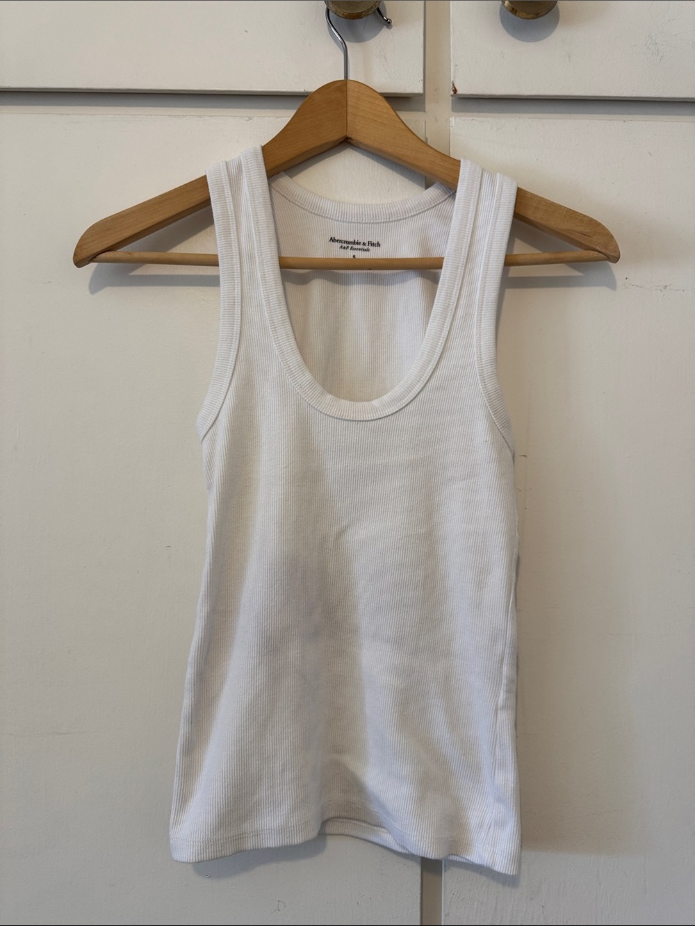 Abercrombie & Fitch White Ribbed Scoop Neck Tank
